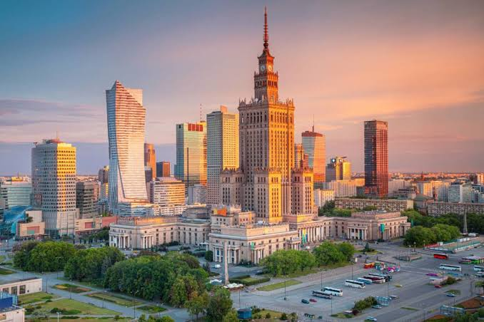 Warsaw Travel Guide