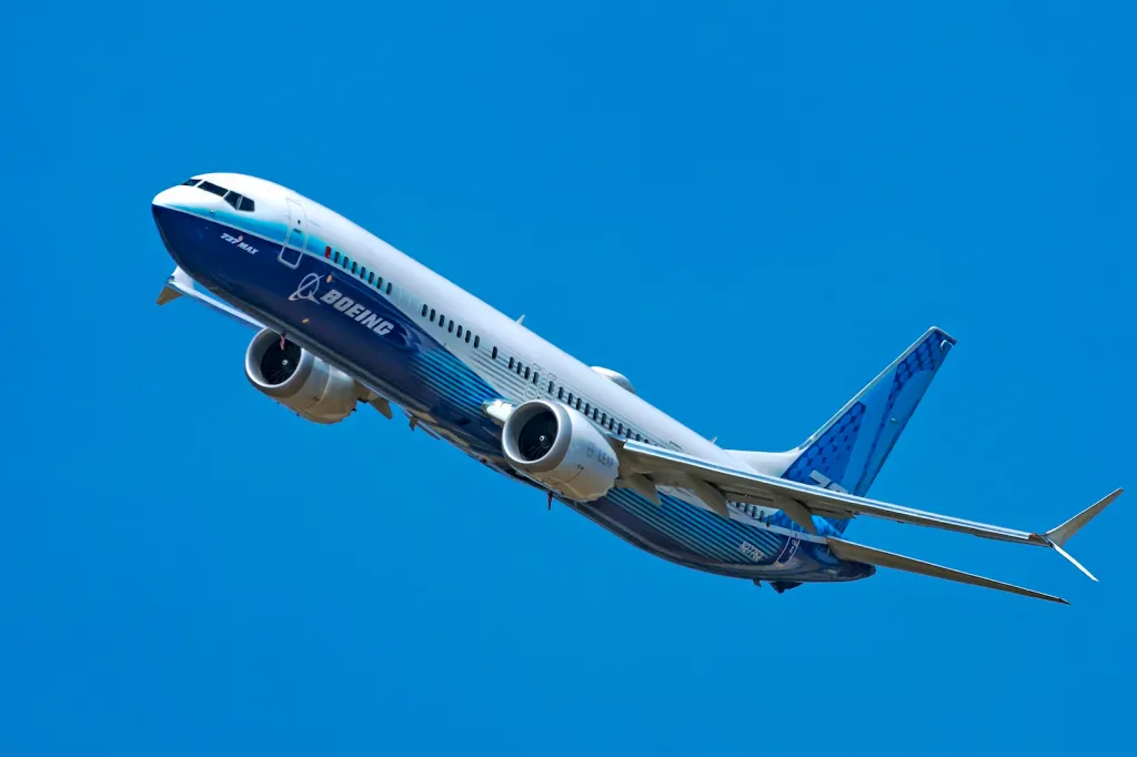 Boeing 737 MAX 10