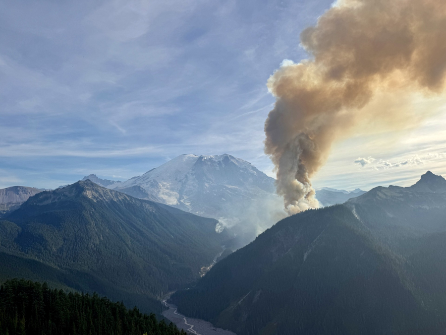 Mount Rainier Closes Major Sectors as Wildfire Smoke Chokes Popular Lookouts